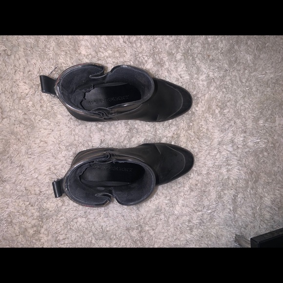 Burberry rain boots - Picture 5 of 12